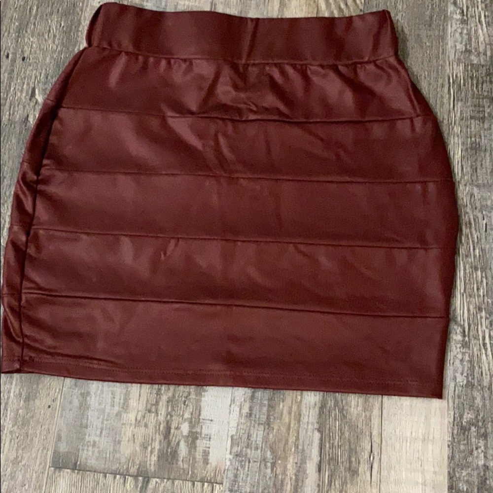 Faux leather skirt ☀️